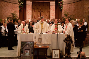 Foto's van de oprichtingsviering Heilige Franciscusparochie
