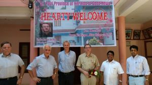 Waarnemend pastoor Van den Hout in India