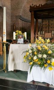 Paus Franciscus begraven